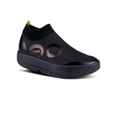 OOFOS Men's OOMG EZEE Mid Shoe - Black